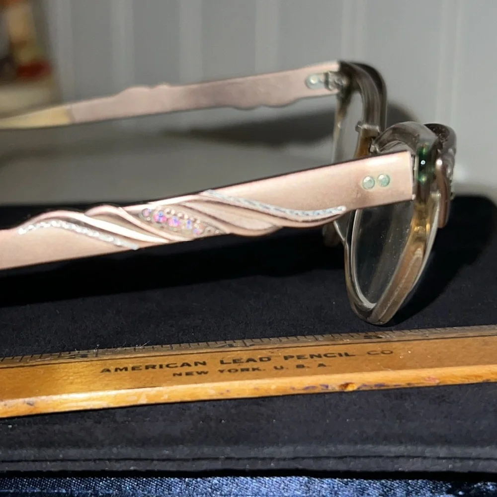 Vintage cat eye USA eyeglasses frames 44-18 5 1/4